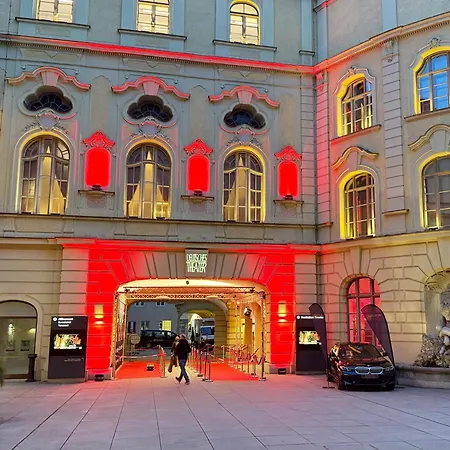 Deutsches Theater Landwehrstrasse מלון מינכן
