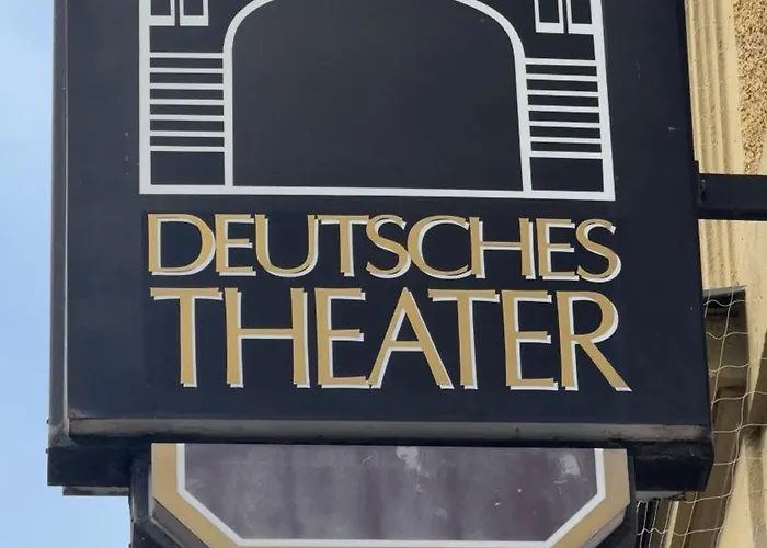Deutsches Theater Landwehrstrasse 3*