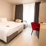 Hotel Deutsches Theater Landwehrstrasse 3*
