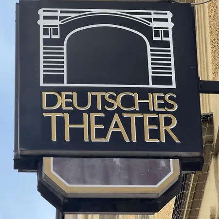 Deutsches Theater Landwehrstrasse 3*