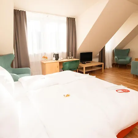 Deutsches Theater Landwehrstraße Hotel 3*