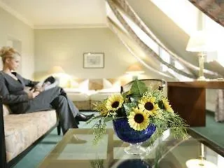Deutsches Theater Landwehrstrasse 호텔 3*